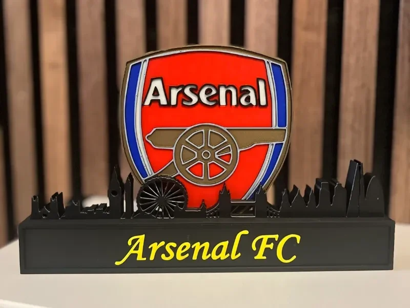 FC Arsenal mit Londoner Skyline