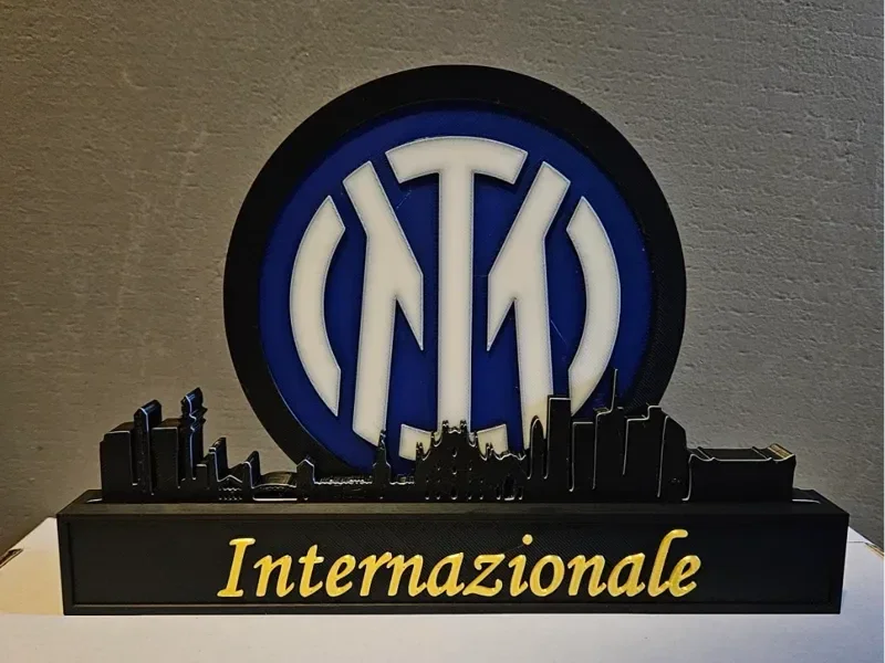 Inter Mailand mit Mailänder Skyline