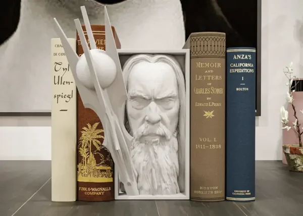 Saruman  / Buchstütze und Wandhalterung