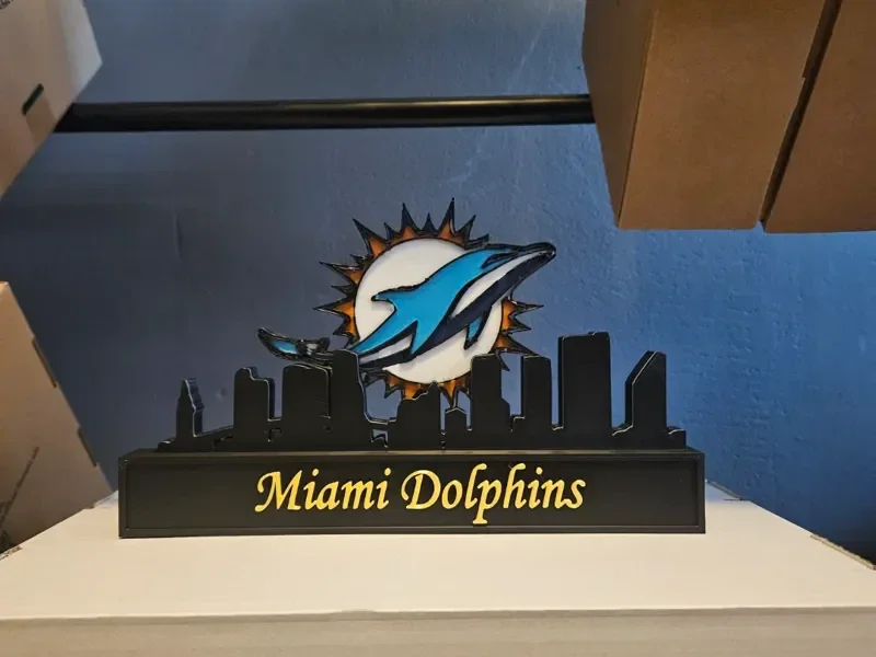 Miami Dolphins mit Skyline von Miami NFL