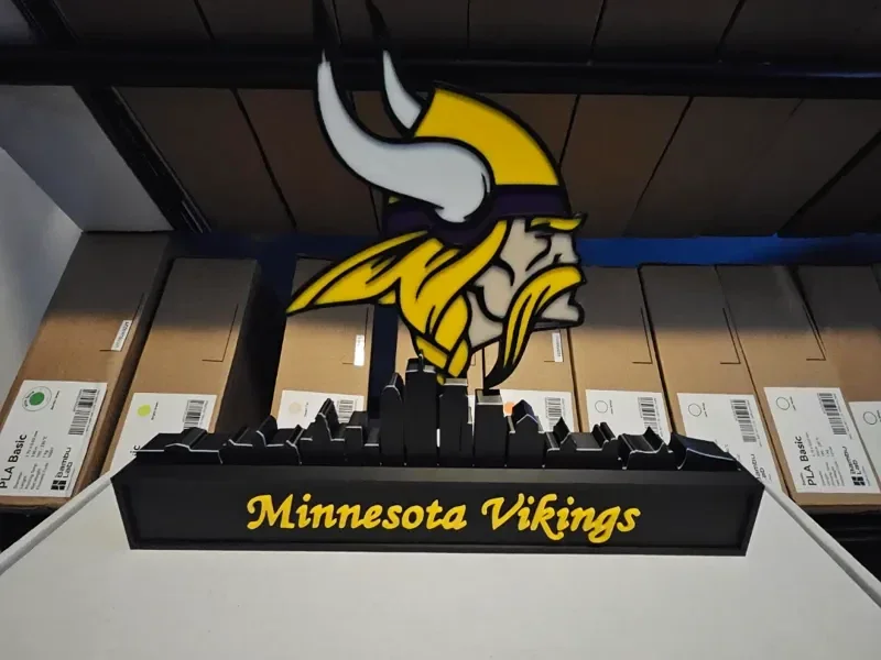 Minnesota Vikings mit Skyline von Minnesot