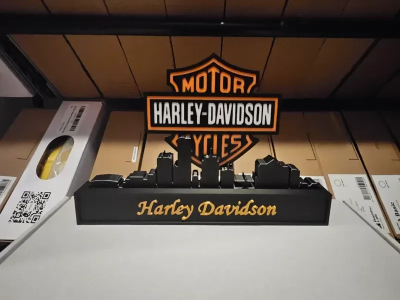 Harley Davidson mit Milwaukee Skyline