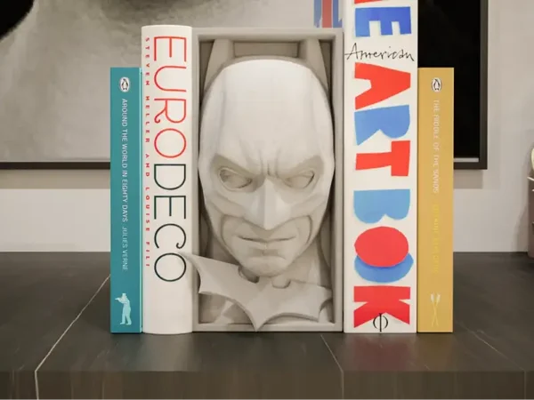 Der Dark Knight  / Buchstütze und Wandhalterung