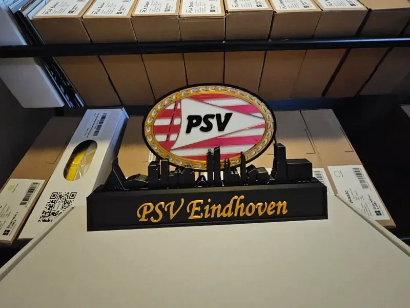 PSV mit Skyline von Eindhoven