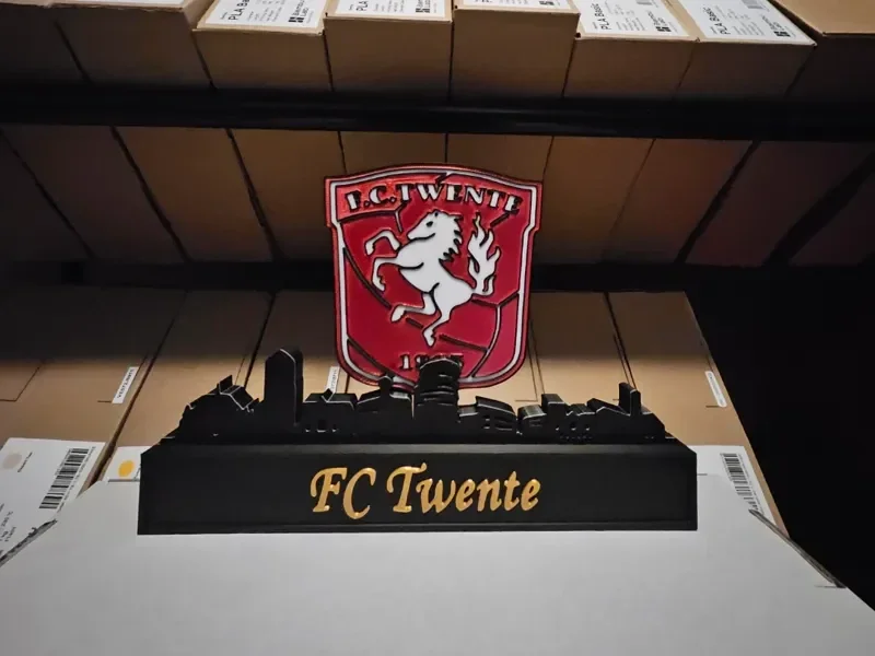 FC Twente met skyline van Enschede