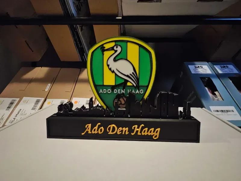ADO Den Haag mit Skyline von Den Haag