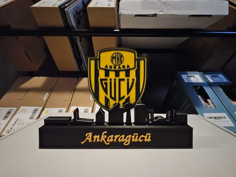 Ankaragücü FC mit der Skyline von Ankara