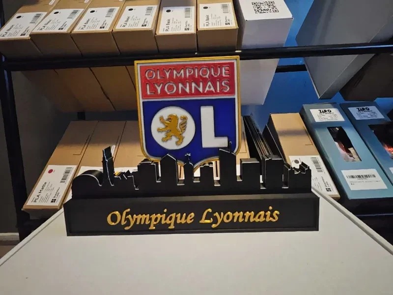 Olympique Lyon mit Skyline von Lyon