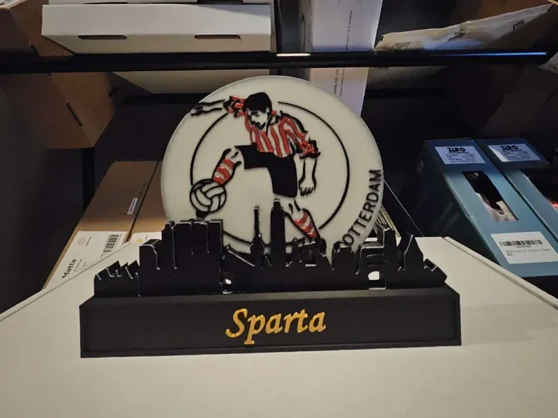 Sparta Rotterdam mit Skyline von Rotterdam