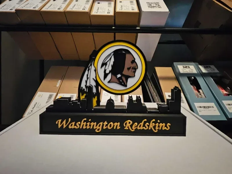 Washington Redskins mit Skyline von Washi