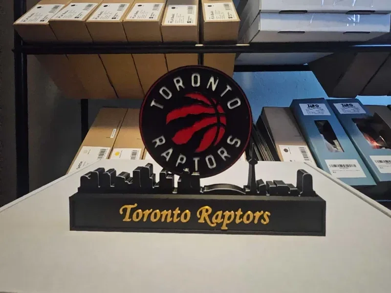 Toronto Raptors mit Skyline von Toronto NBA