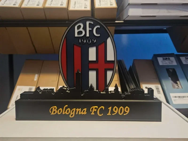 Bologna FC mit Skyline von Bologna Italien