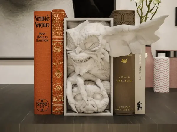 Gremlins  / Buchstütze und Wandhalterung
