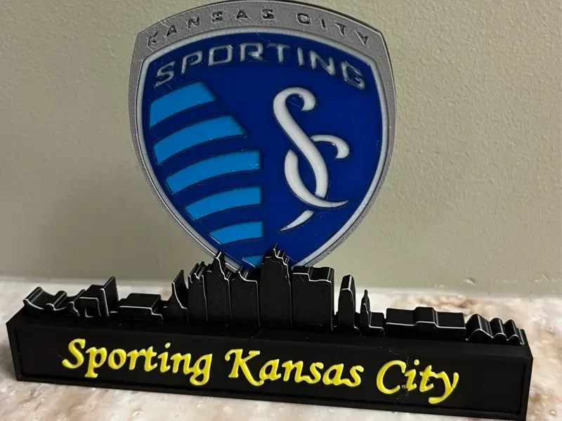 KC Sporting mit Skyline von Kansas City