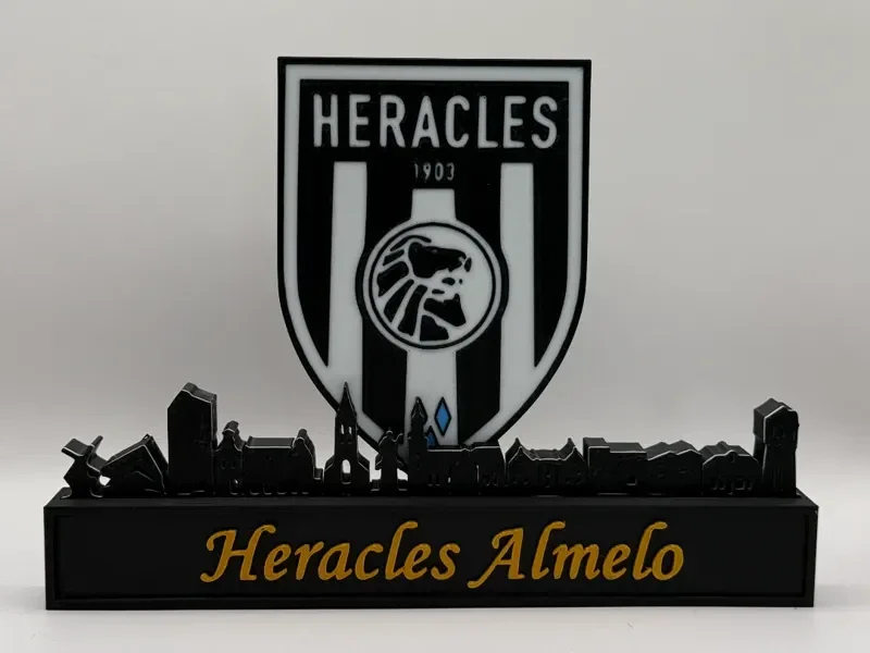 Herakles Almelo mit Skyline von Almelo