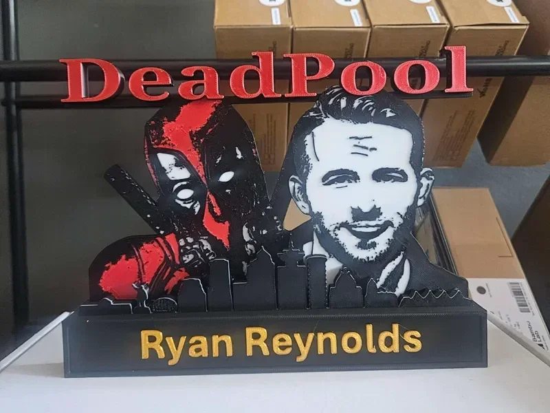 Ryan Reynolds als Deadpool vor Skyline