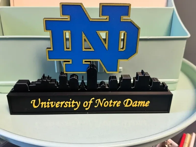 Universität Notre Dame mit Skyline