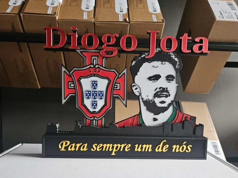 Diogo Jota mit portugiesischer Nationalflagge