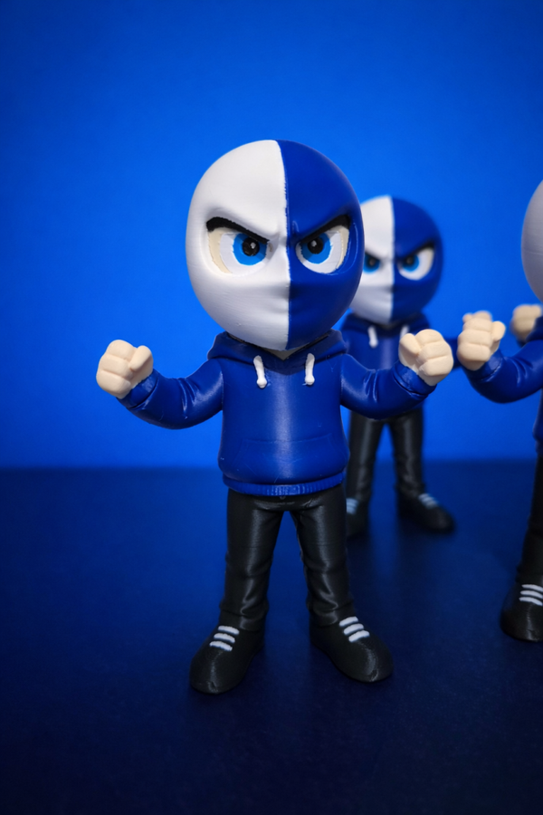 🔵⚪ 20 cm Sammlerfigur – Blau-Weiß Masked Style