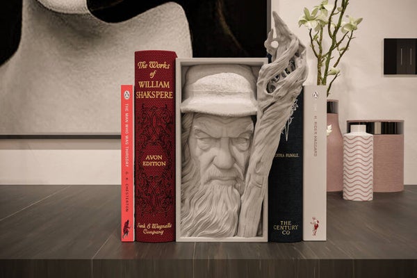 Gandalf / Buchstütze und Wandhalterung