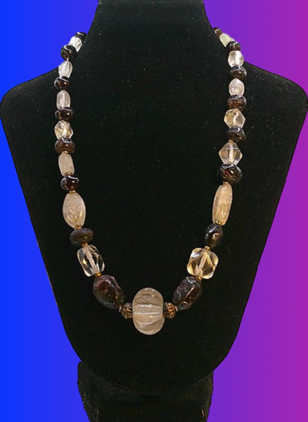 Collier en perles de cristal ancien  pièce rare N10
