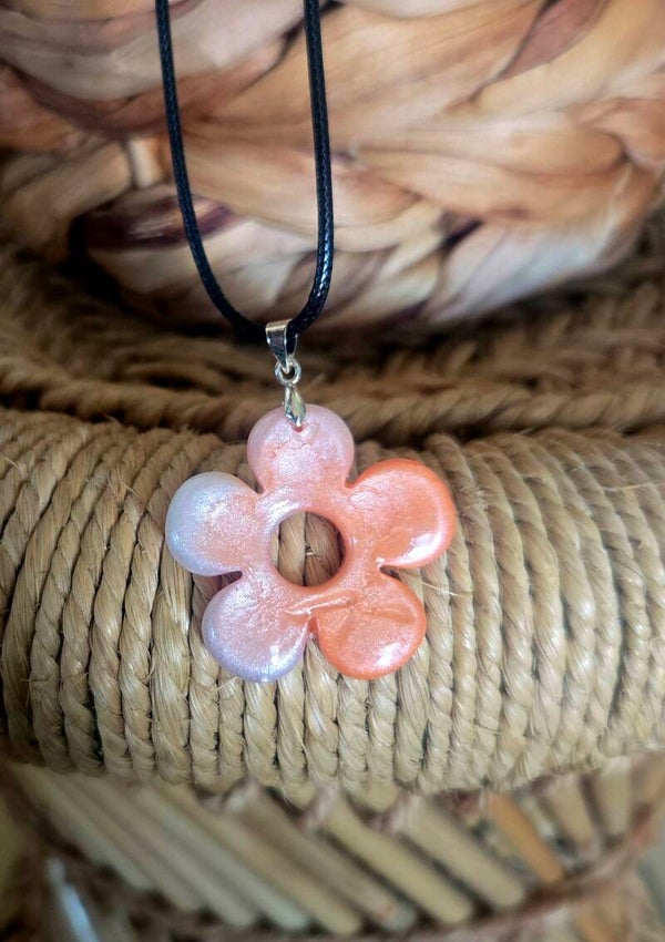 collier fleur orangé/blanc
