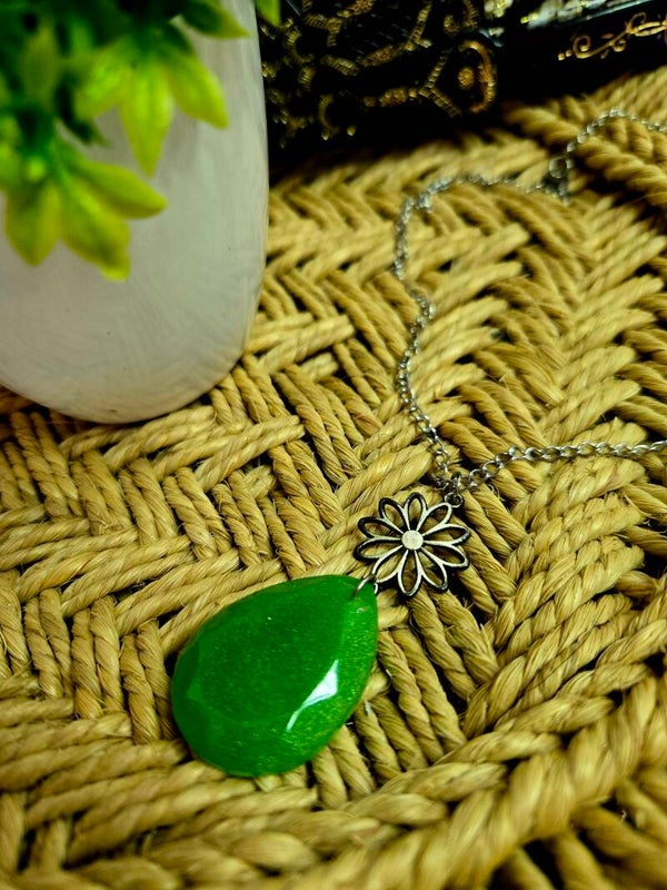 Collier breloque fleur