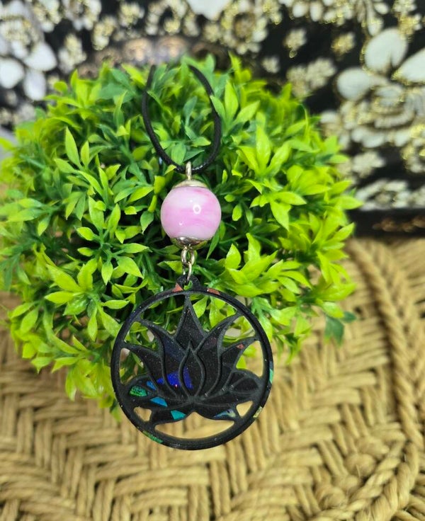 Collier lotus holographique noir