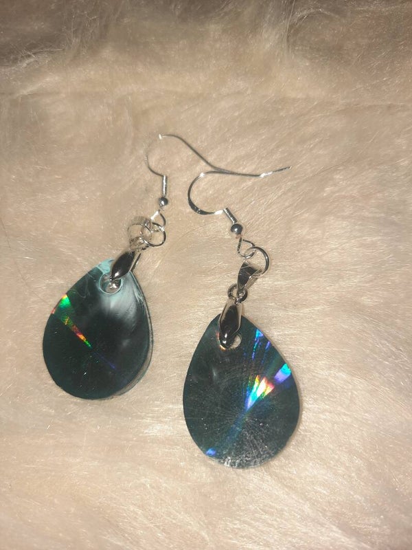 boucles d'oreilles bleues foncées / noires