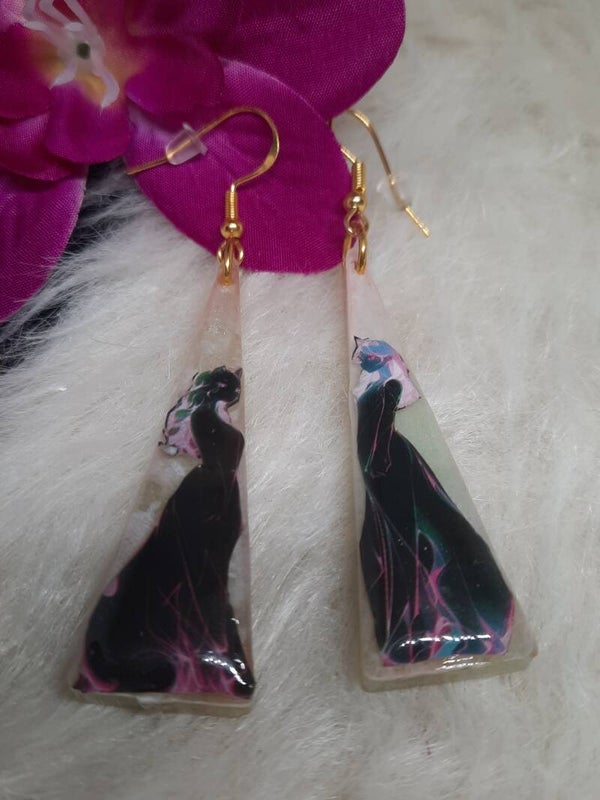 boucls d'oreilles triangles avec silhouette