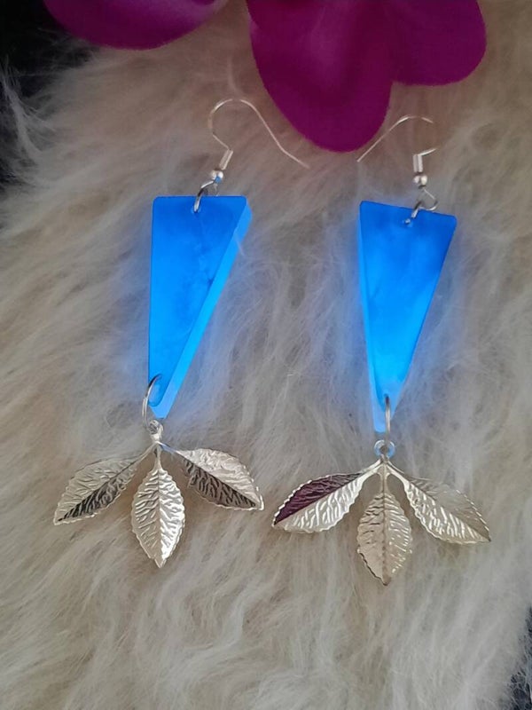 boucles d'oreilles bleues phosphorescentes