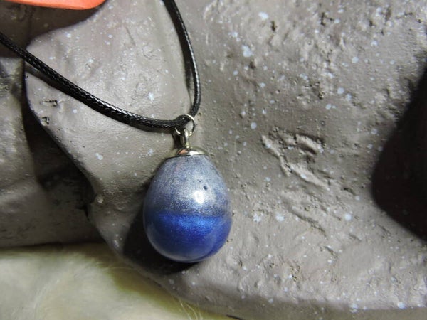 collier goutte bleue