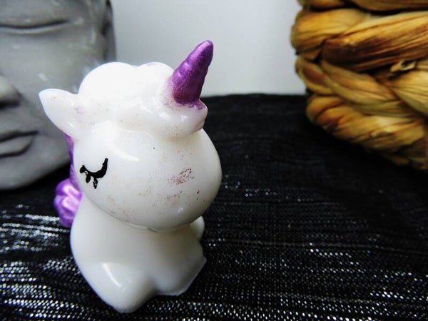 licorne petit modèle blanche et fushia