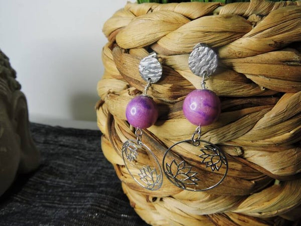 boucles d'oreilles lotus et boule rose/violet