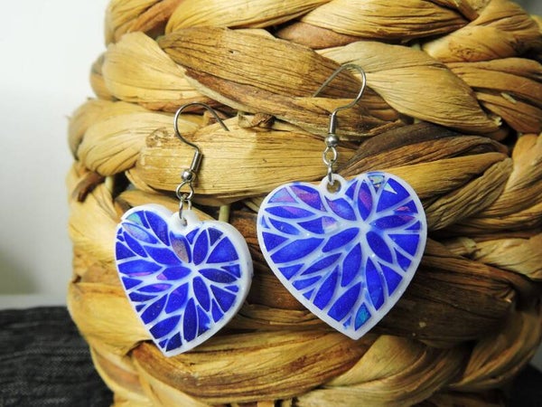 boucles d'oreilles coeur bleu et blanc