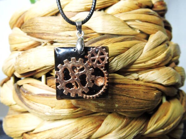 collier engrenages cuivrés