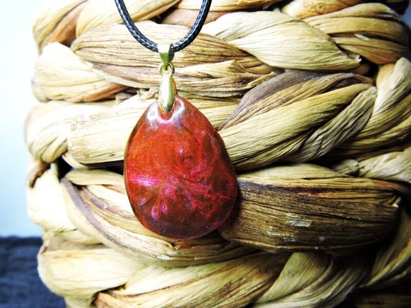 collier rouge/brun