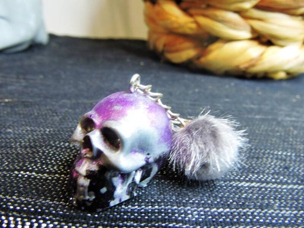 porte clès skull/crâne violet métal/gris /noir