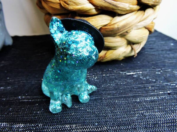 bouledogue transparent avec paillettes vertes +chapeau
