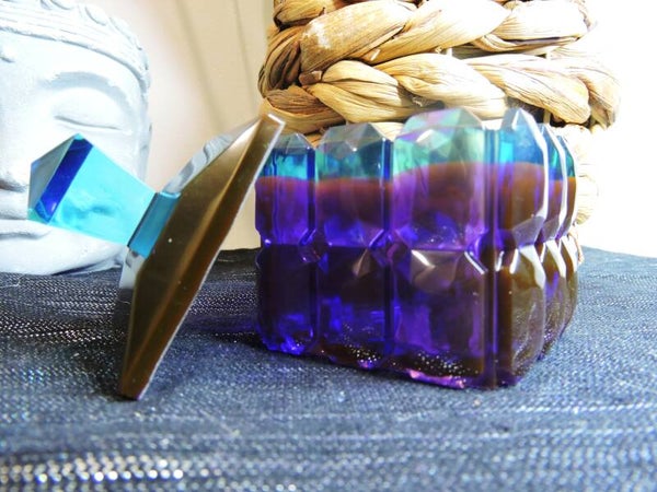 boite carrée bleu/violet translucide