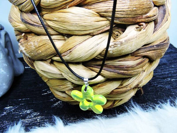 collier fleur jaune