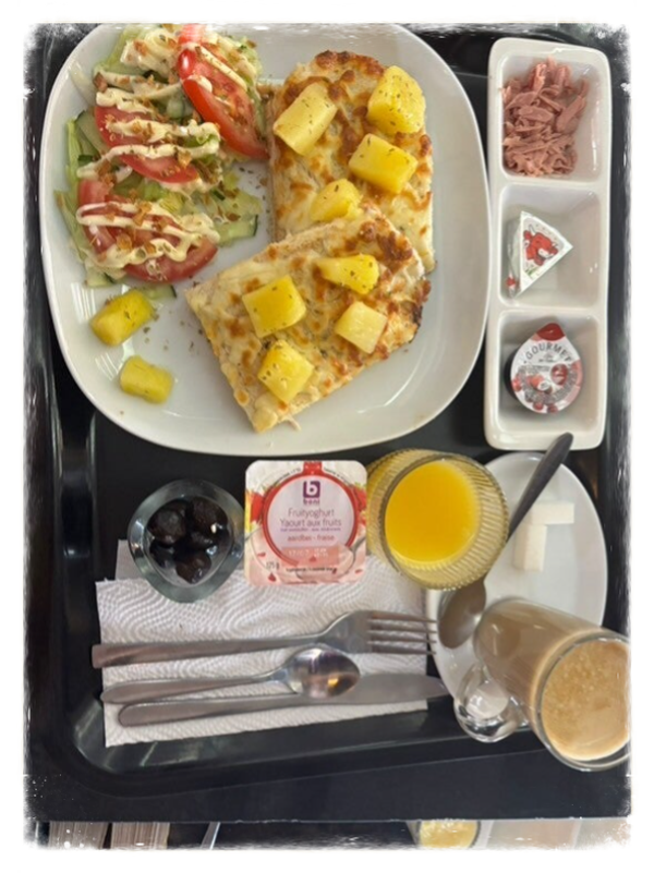 Toast Hawaii Tosti met ananas en fris slaatje
