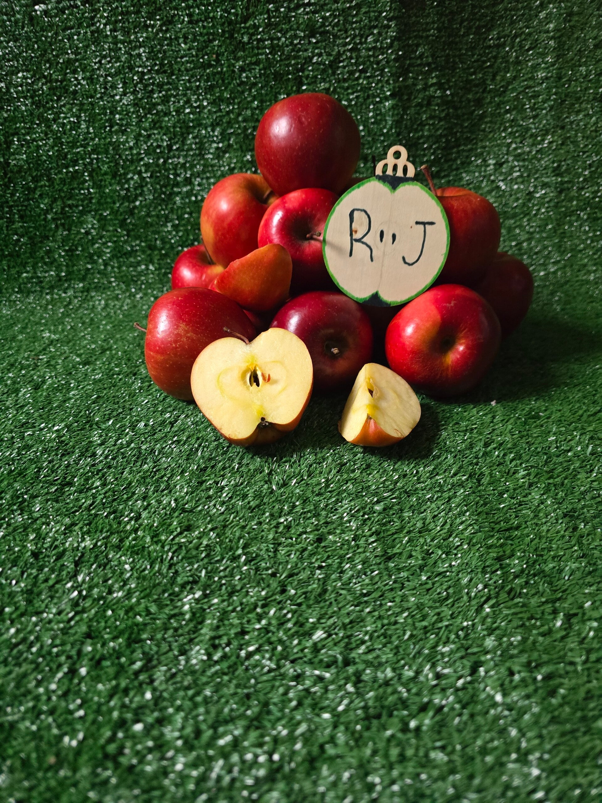 Red apples
