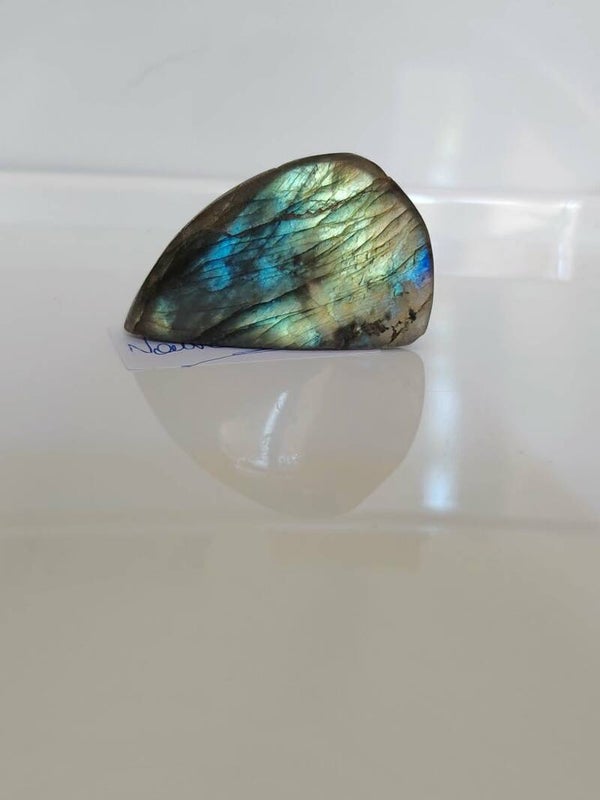 Pierre polie de Labradorite