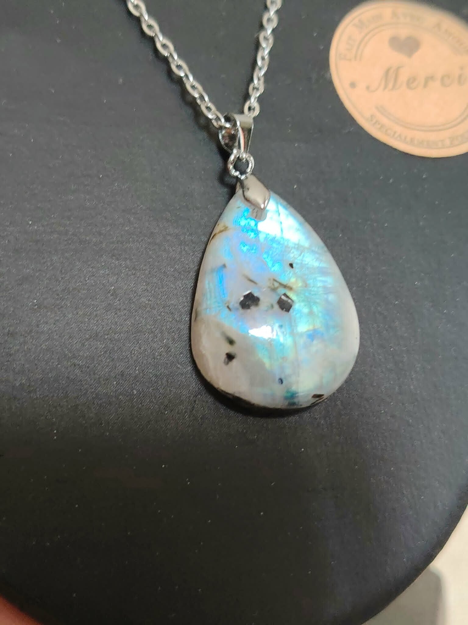 Pendentif pierre de lune arc en ciel
