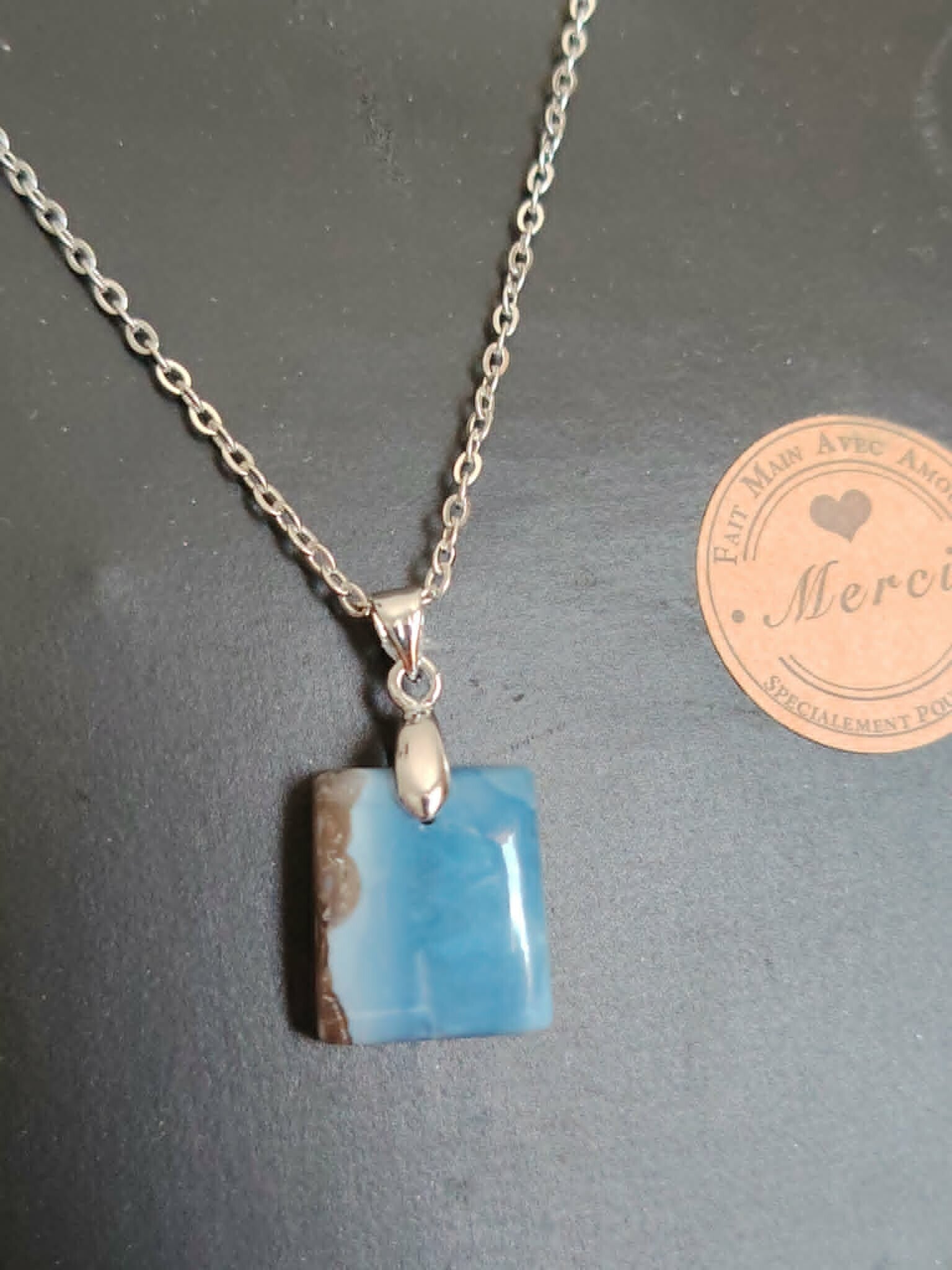 Pendentif en Opale Bleue