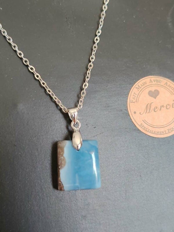 Pendentif en Opale Bleue