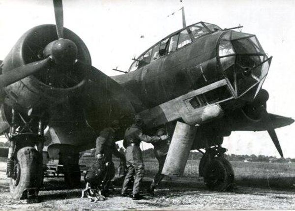 Do.17 met Kroatische bemanning  (Persfoto, PK-Aufname, Pressphoto)
