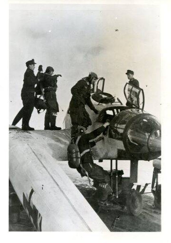 Inspannen van een Duitse verkenner in het hoge noorden (Persfoto, PK-Aufname, Pressphoto)