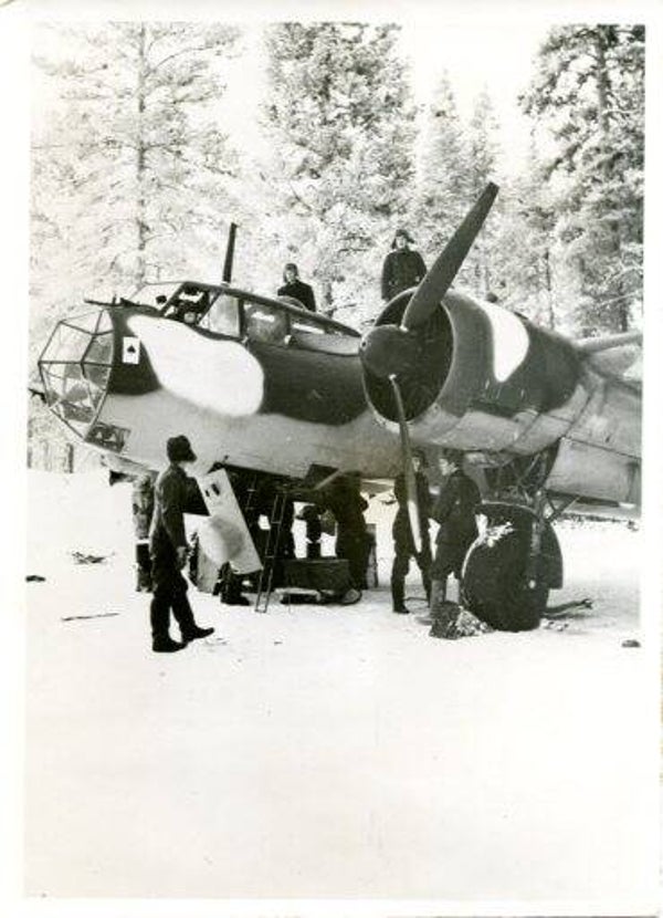 Duitse Nachtbommenwerper Do 17 in de sneeuw (Persfoto, PK-Aufname, Pressphoto)